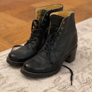 FRYE Sabrina 6G Lace Up